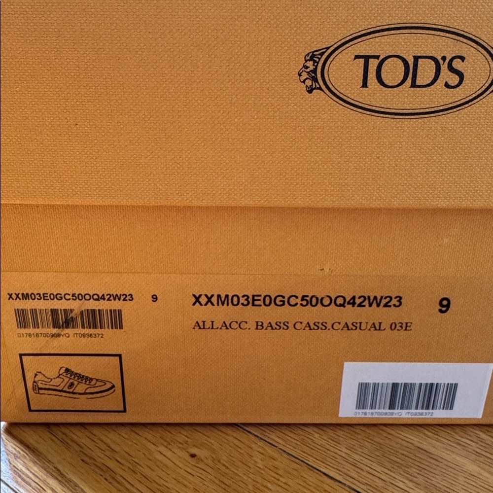 Tods EUC UK 9 (10 US). Grey with gum sole Luxury sneakers - Picture 2 of 7